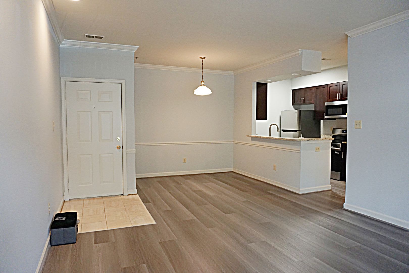 2-Bedroom Condo in Bentley Place Rockville – photo 5