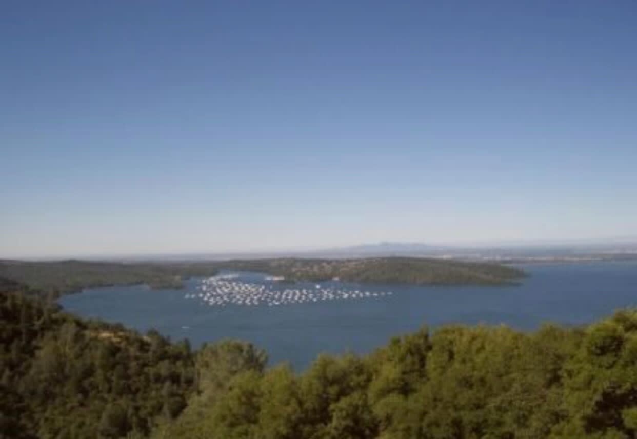3 2 Luxury Home With 180 Degrees Lake Views – photo 1