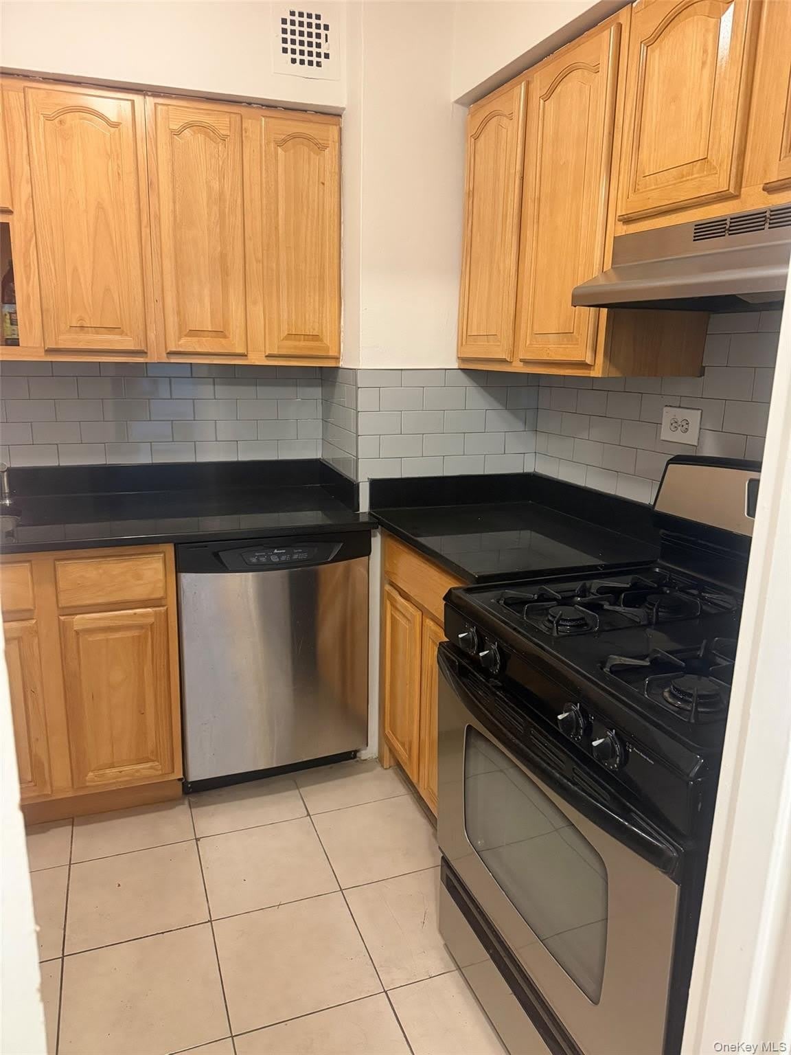 67-41 Burns Street – photo 1