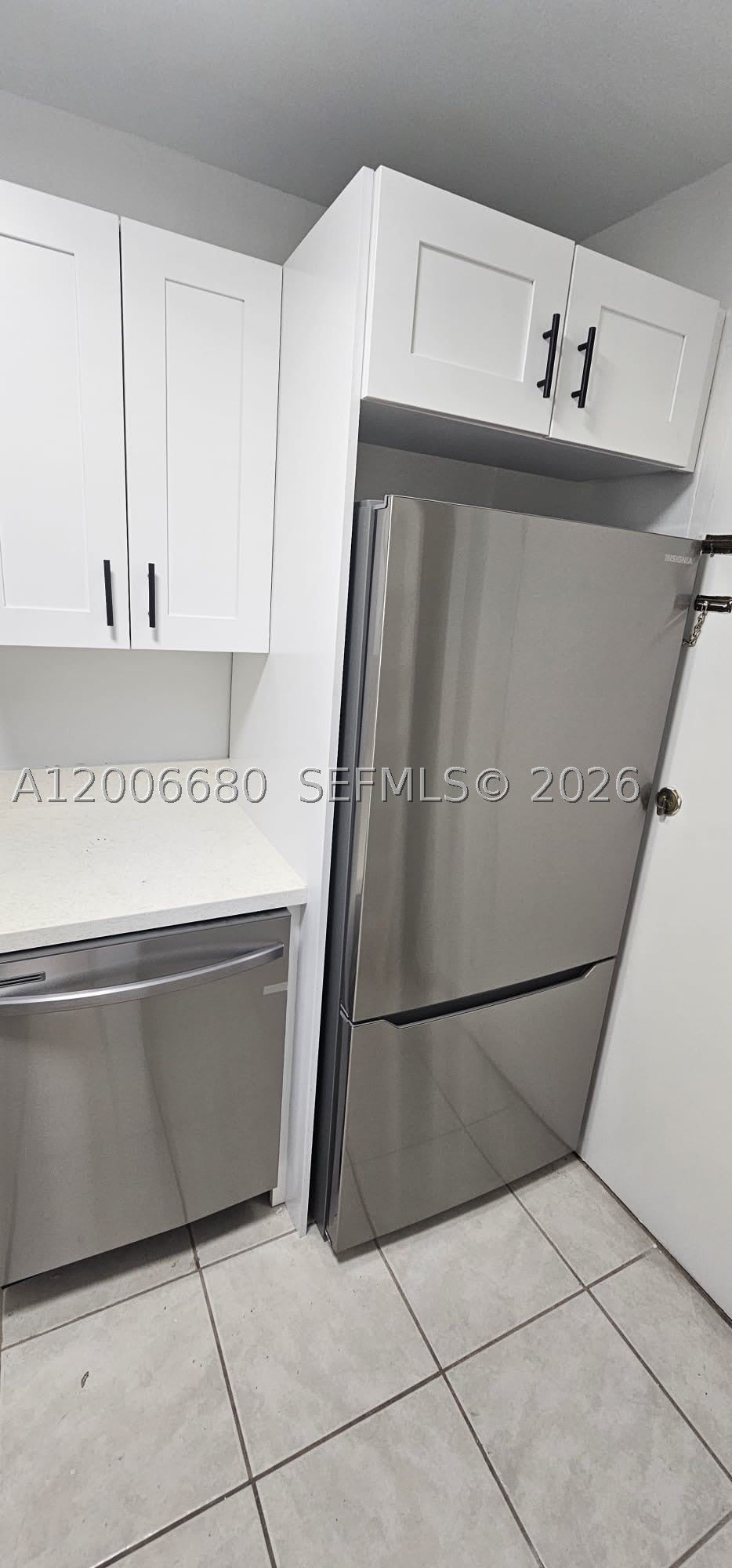 6884 N Kendall Dr – photo 5