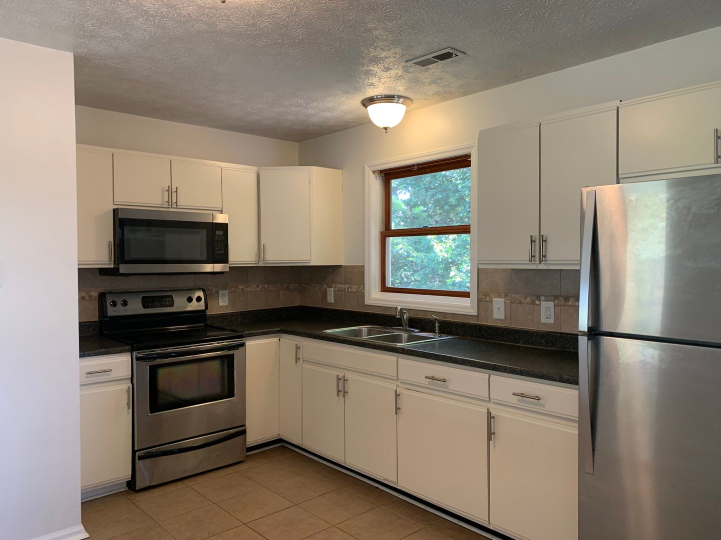 3 Bedroom 1 Bath House – photo 2