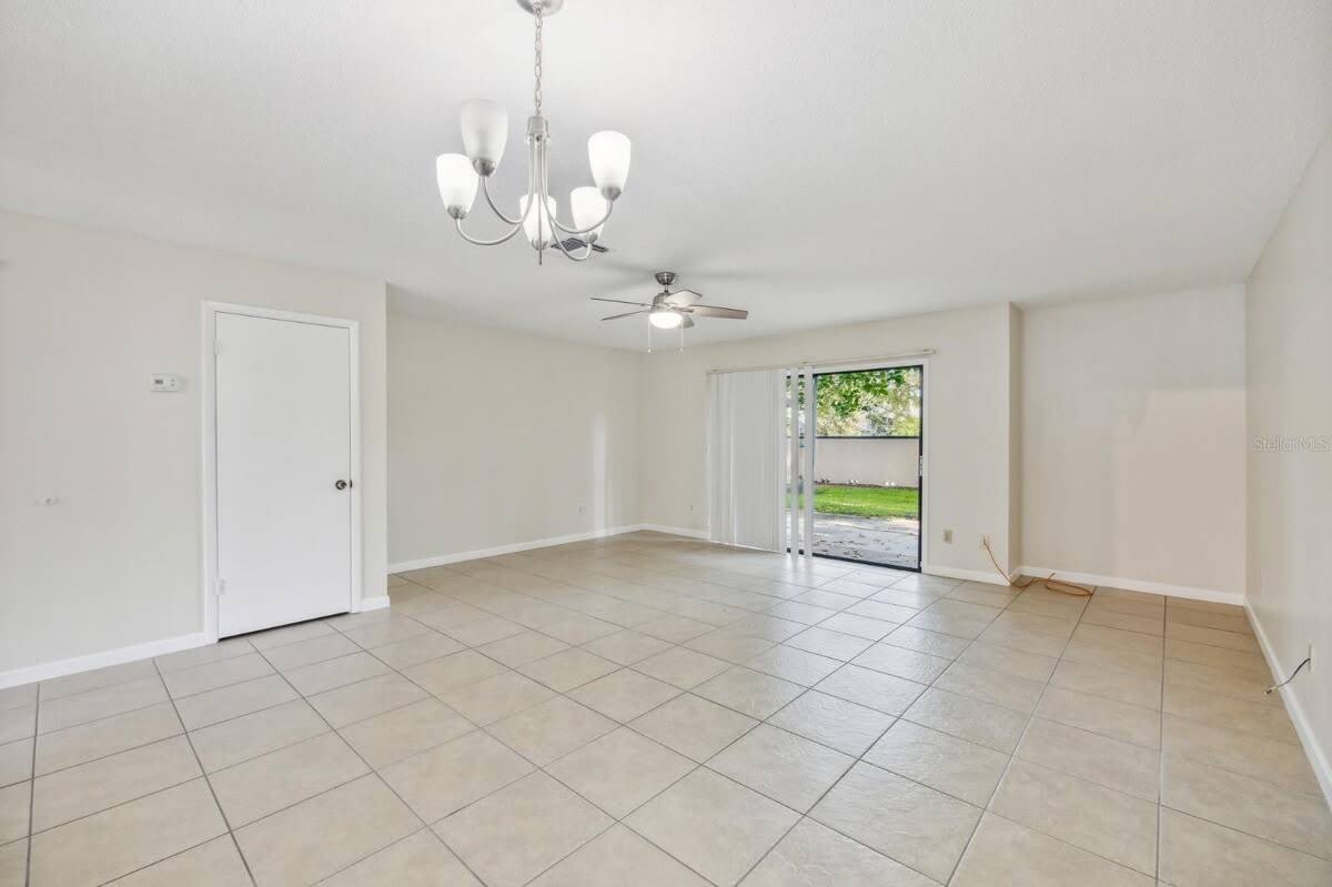 2748 Candlewood Court – photo 2