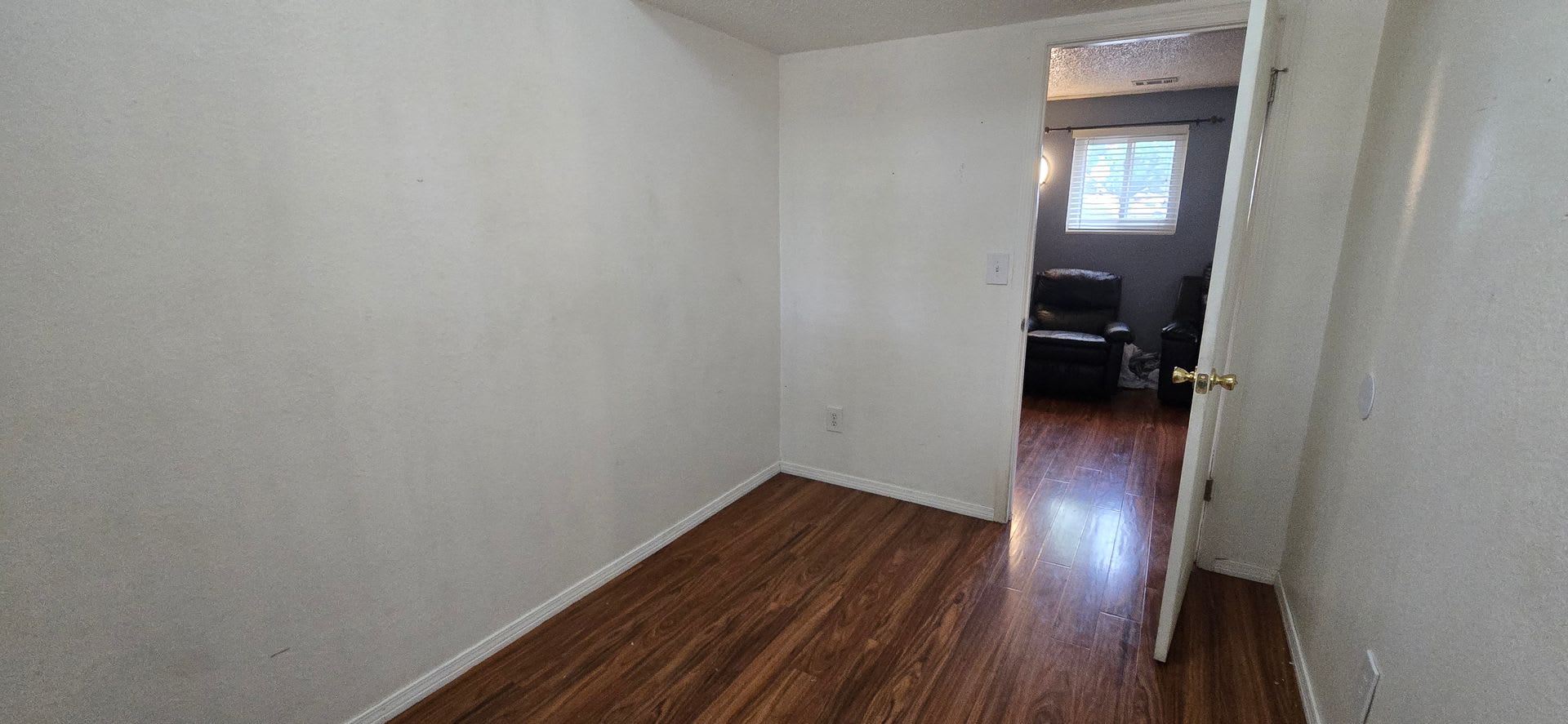 One Room For Rent In Charming Single Family Home Located In Brighton Co All Utilities Included More – photo 4