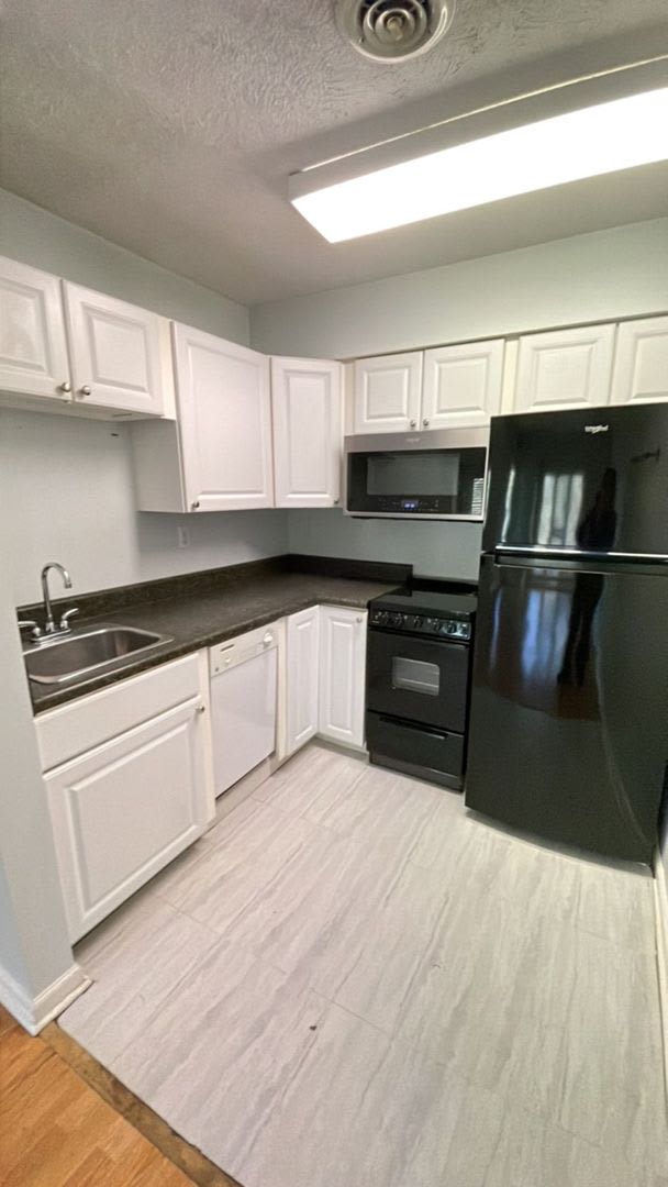 1 bed 1bath condo in Cobblestone – photo 3