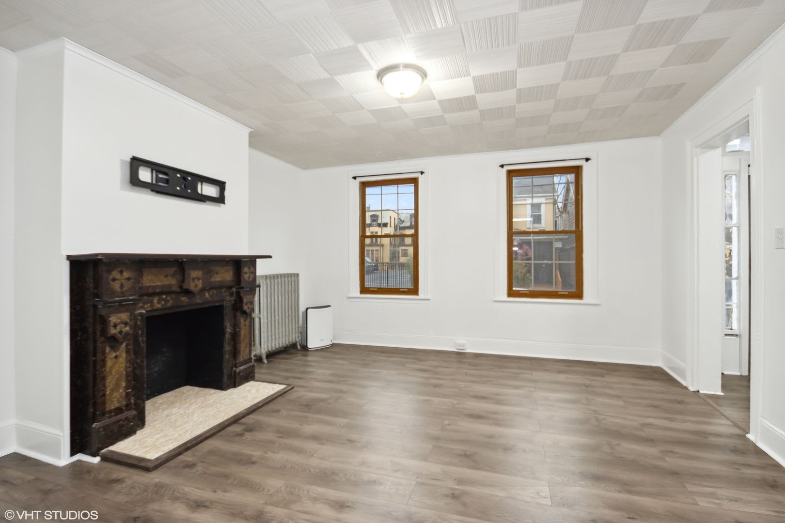 Stylishly Renovated 3 Bedroom 2 bathroom House – photo 1