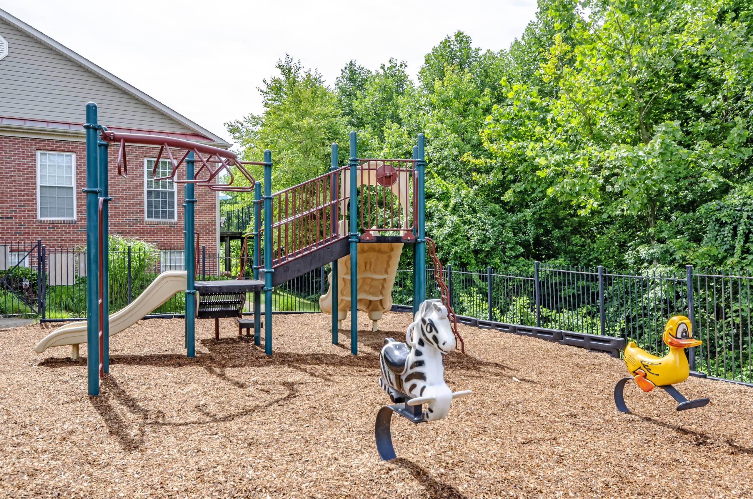 Aquia Terrace Apartments – photo 2