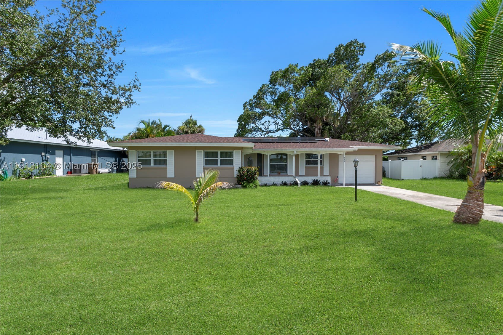246 SE 44th st – photo 2