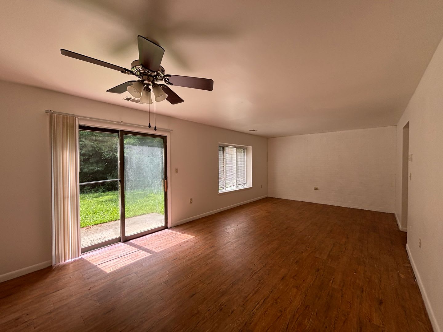 3 Bedroom 2 5 Bath Townhouse – photo 4