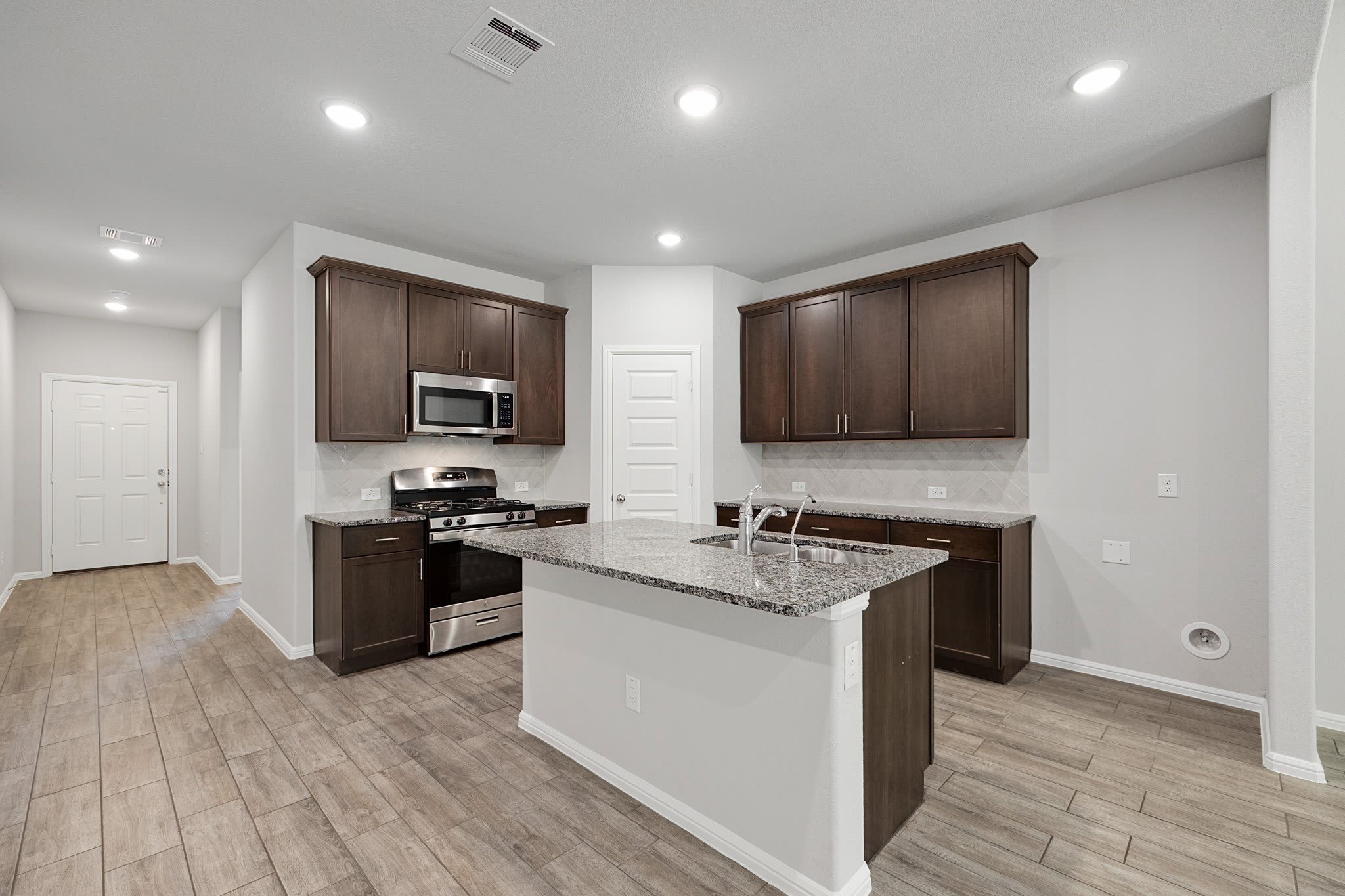 716 Big Bend Parkway – photo 2