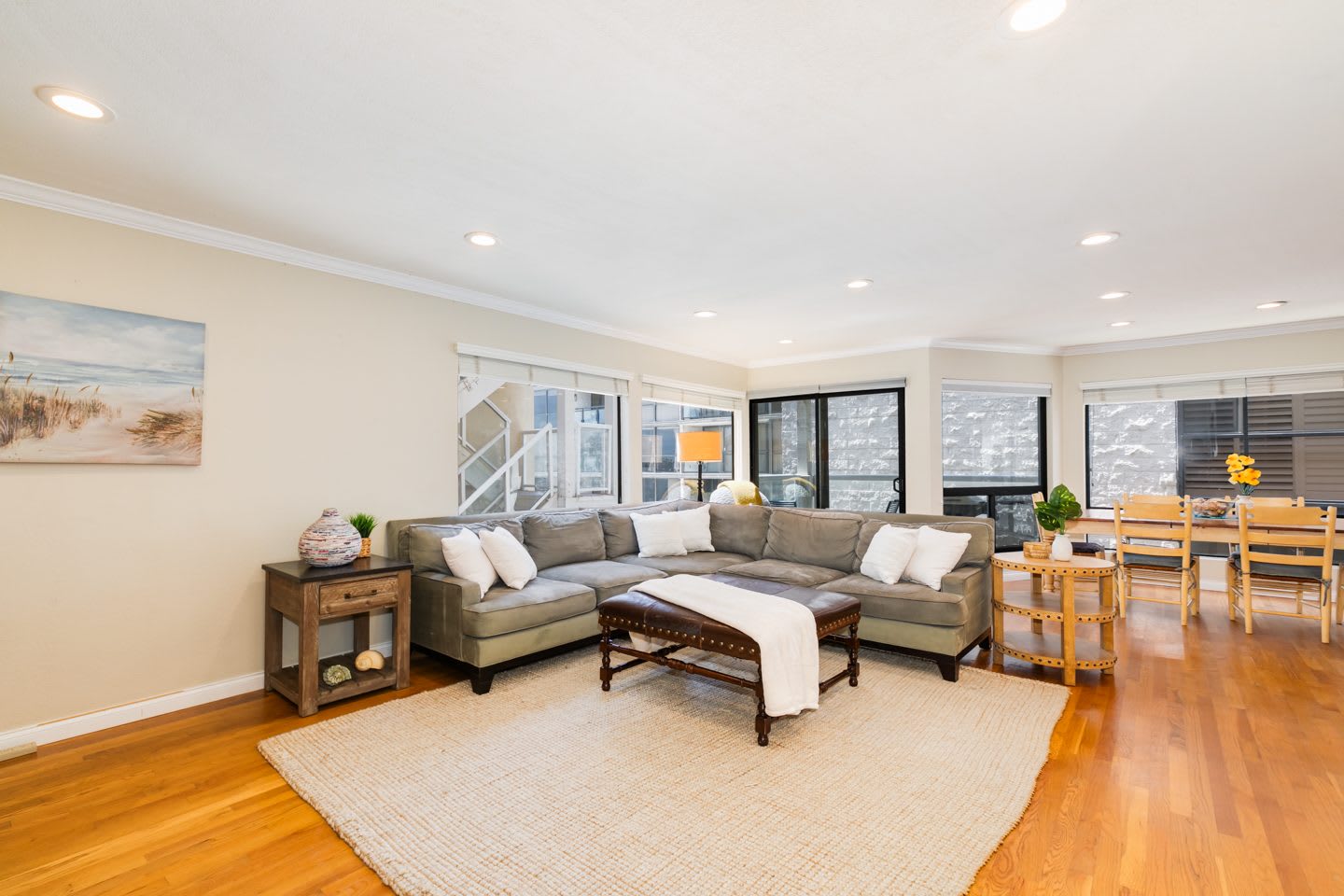 3888 Riviera Dr – photo 2