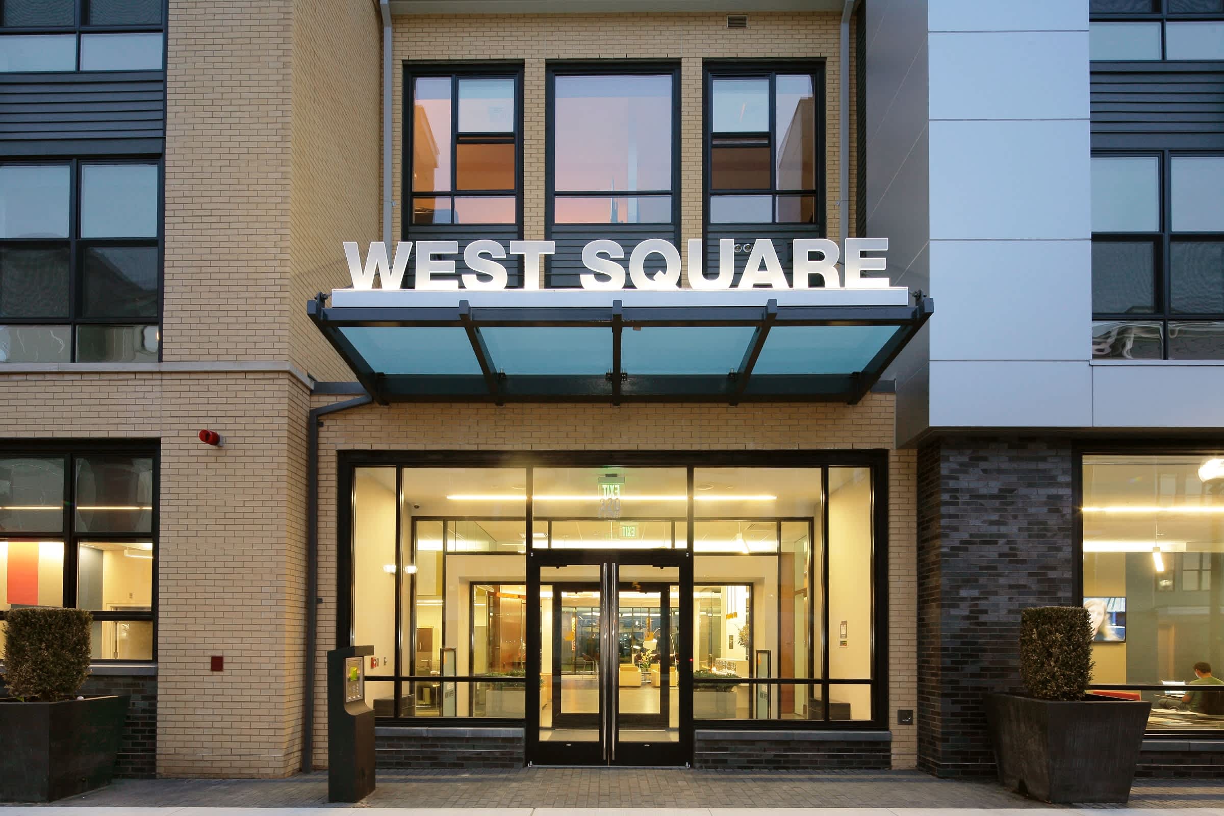 West Square – photo 2