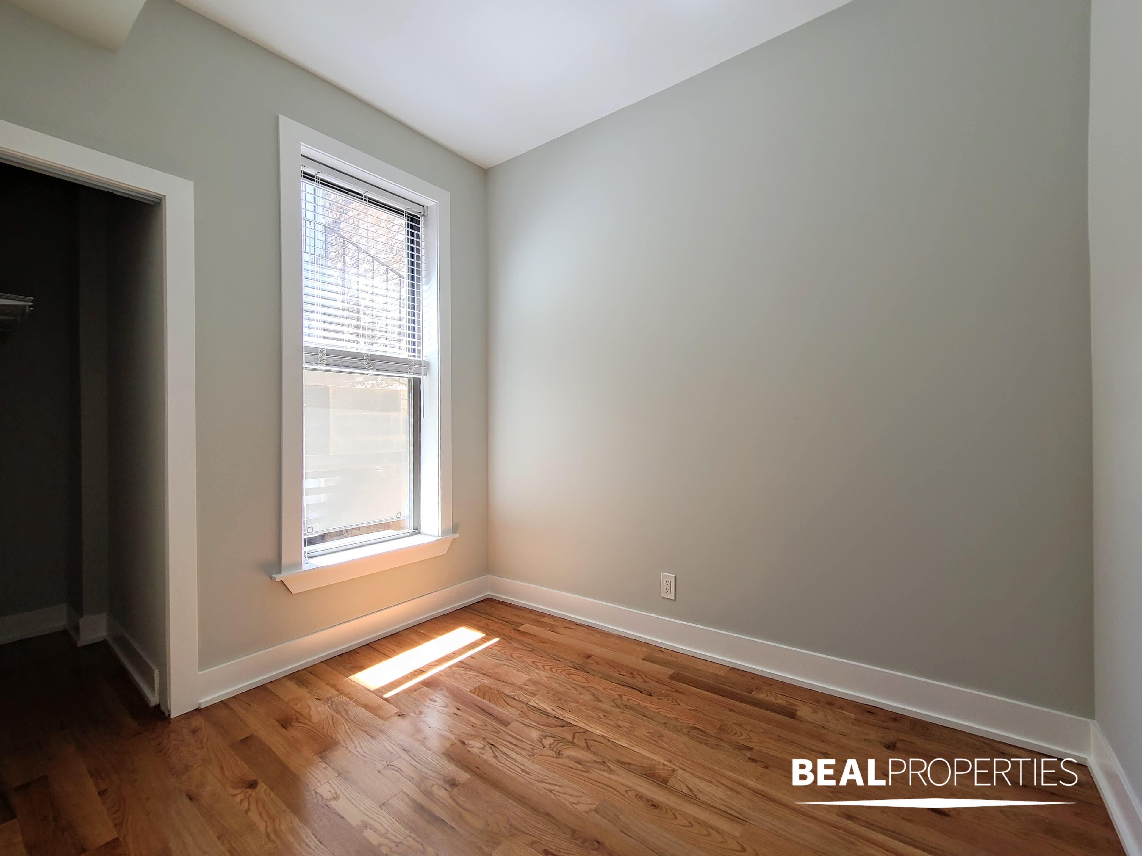 629 W Oakdale Ave – photo 4
