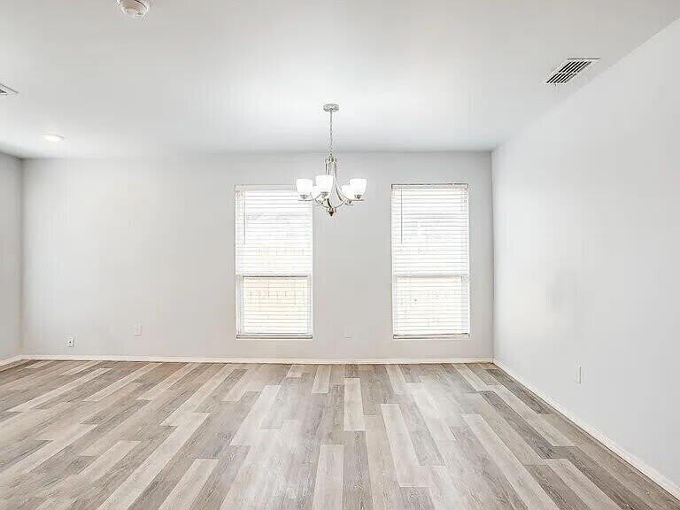 5514 Jarvis Street – photo 3