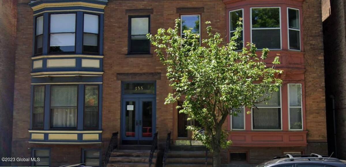 588 Madison Avenue – photo 2