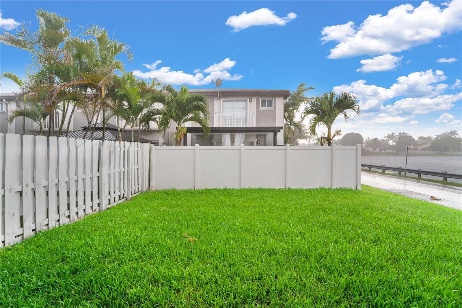 2802 Southwest 128th Way – photo 2