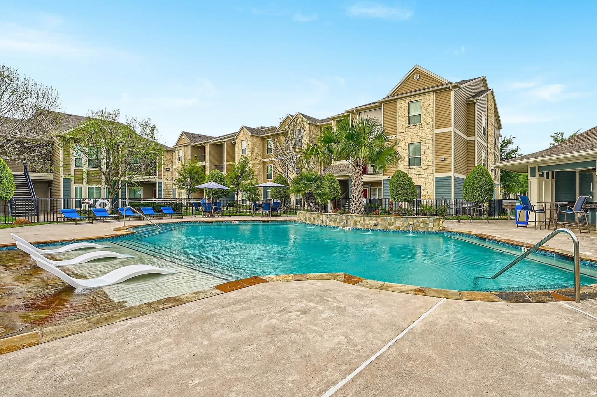 Eaglebrook Apartments – photo 1