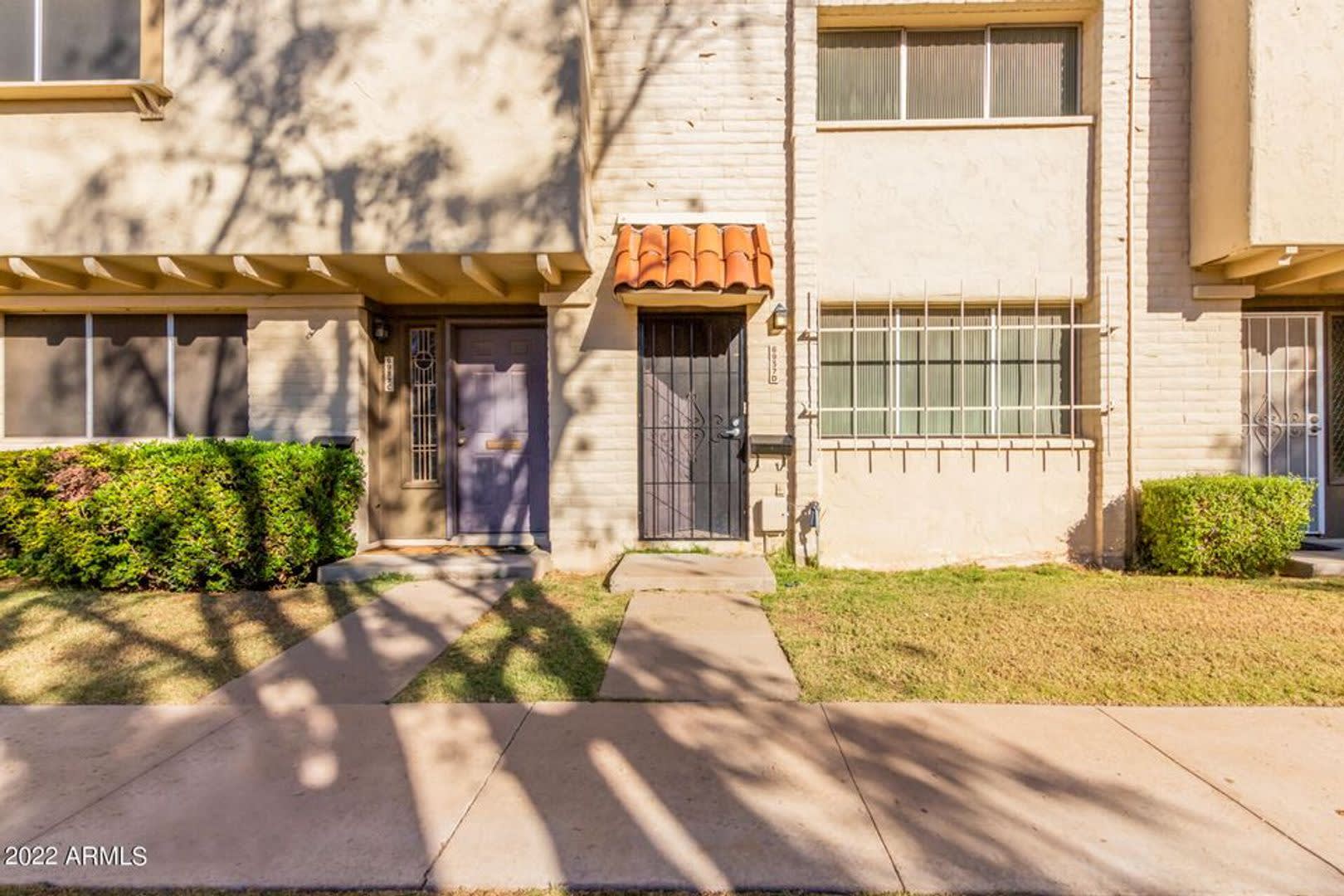 Great Location in Scottsdale! 2 bedroom, 1.5 bath, community pool – photo 1