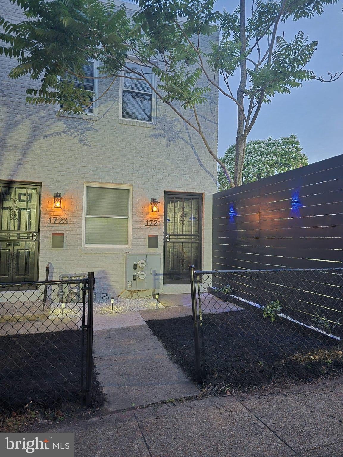 1721 Gales Place Ne – photo 2