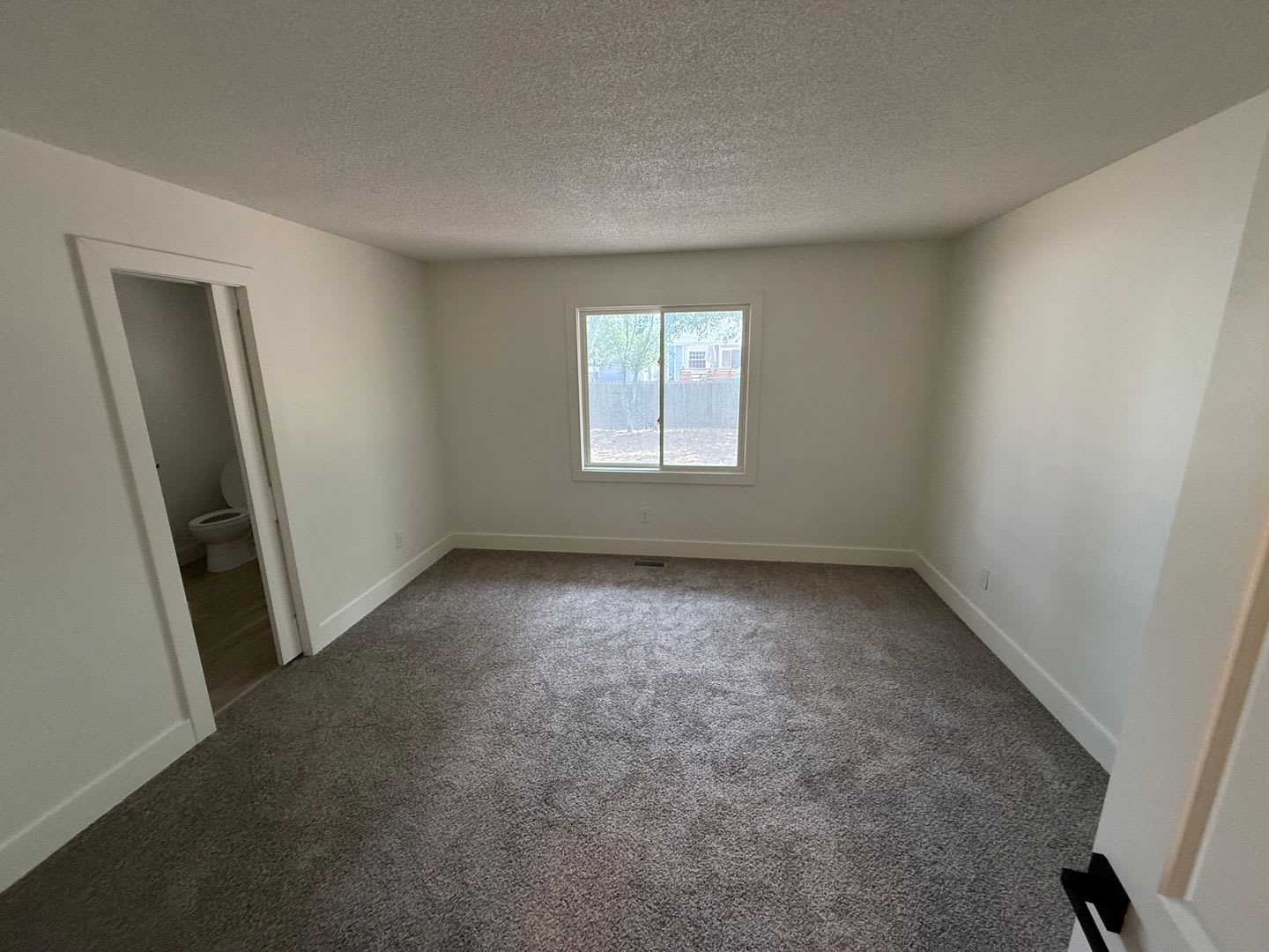 Newly renovated 5-bedroom, 3-bath home in Maize school district – photo 5