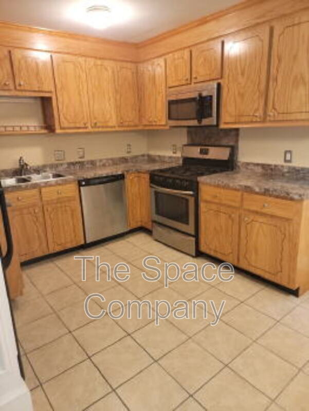 995 King St – photo 4