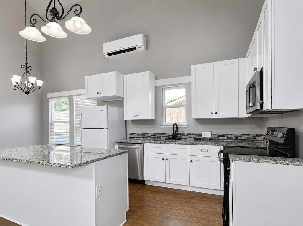 501 N Burleson – photo 3