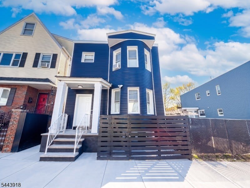 41 Montrose Ter – photo 1