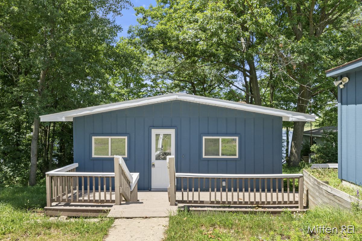 13029 East Heights Road – photo 1