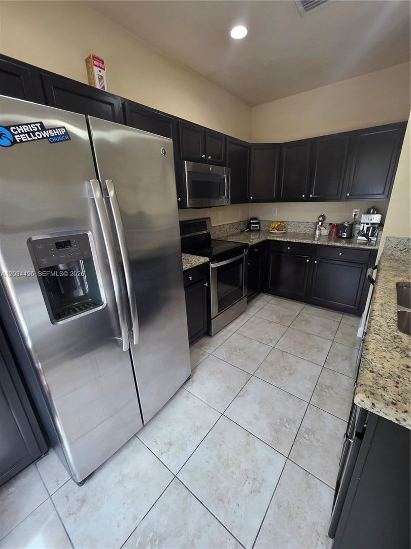 9424 SW 171st Place, Miami, FL 33196 – photo 1