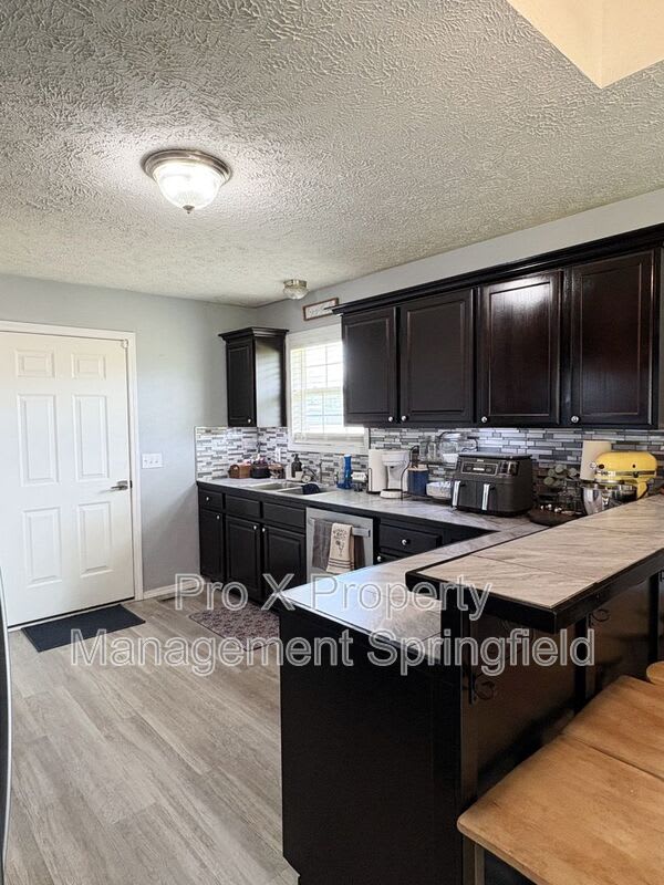 4444 North Farm Road 157 – photo 3