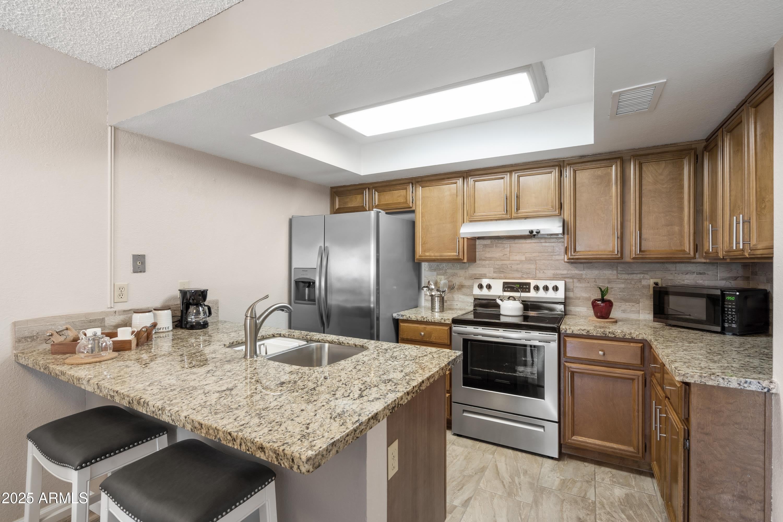 719 E LOLA Drive – photo 3
