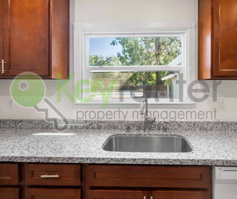 2905 Garfield Avenue – photo 3