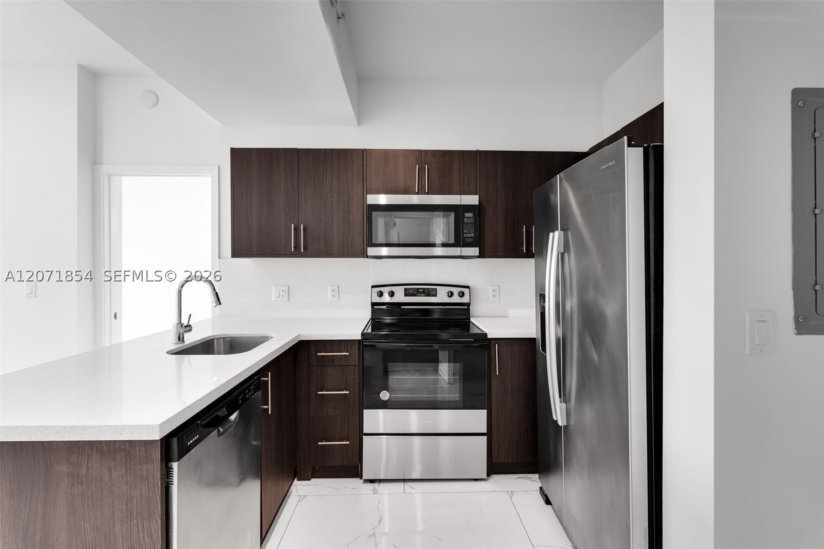 1 Curtiss Pkwy – photo 3