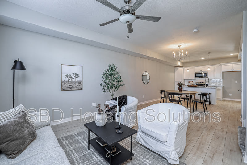 12403 S Parkwood Ln – photo 3