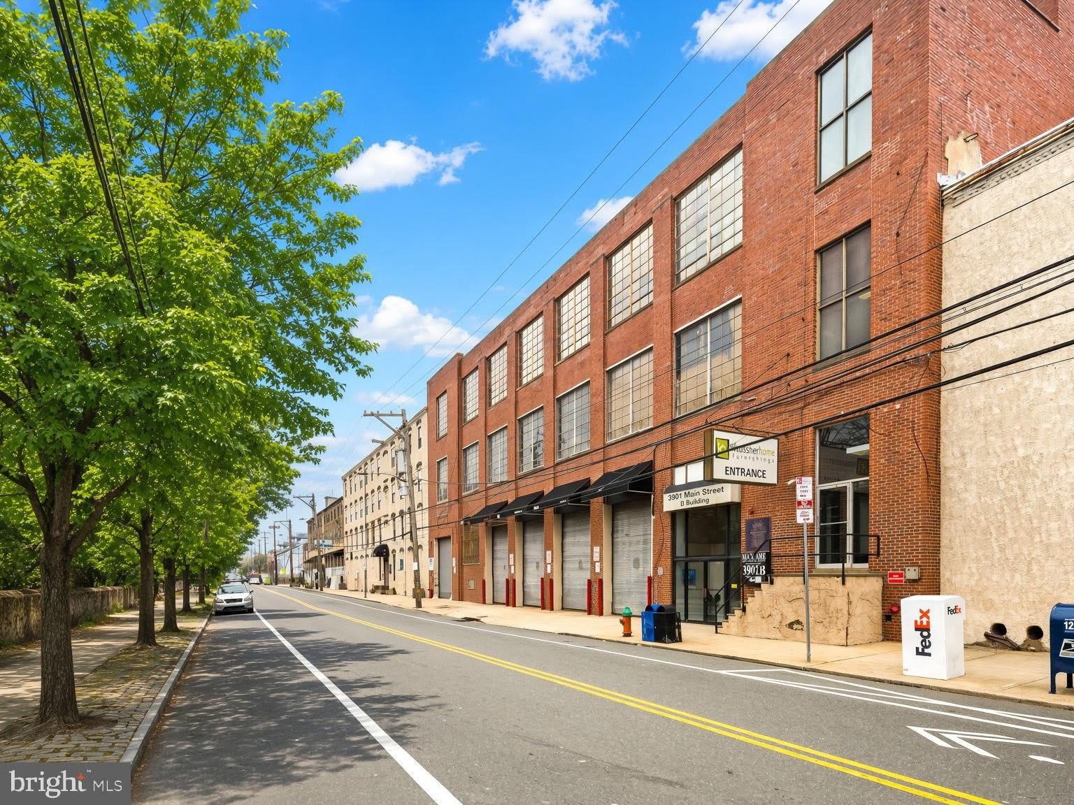 3901 MAIN Street – photo 2