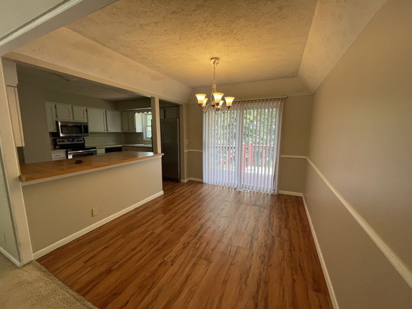 15112 Lincoln Cir – 3 Bed/2 Bath Split Entry in Millard School District – photo 4