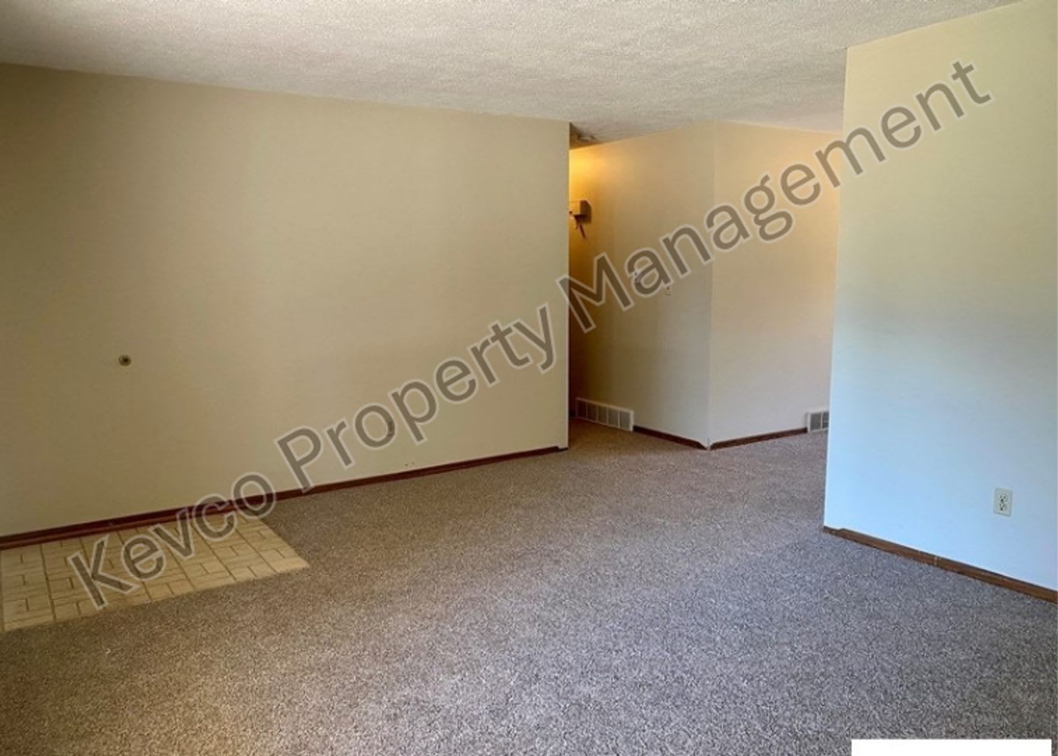 More Space. More Living. Huge 4 Bed House! – photo 3