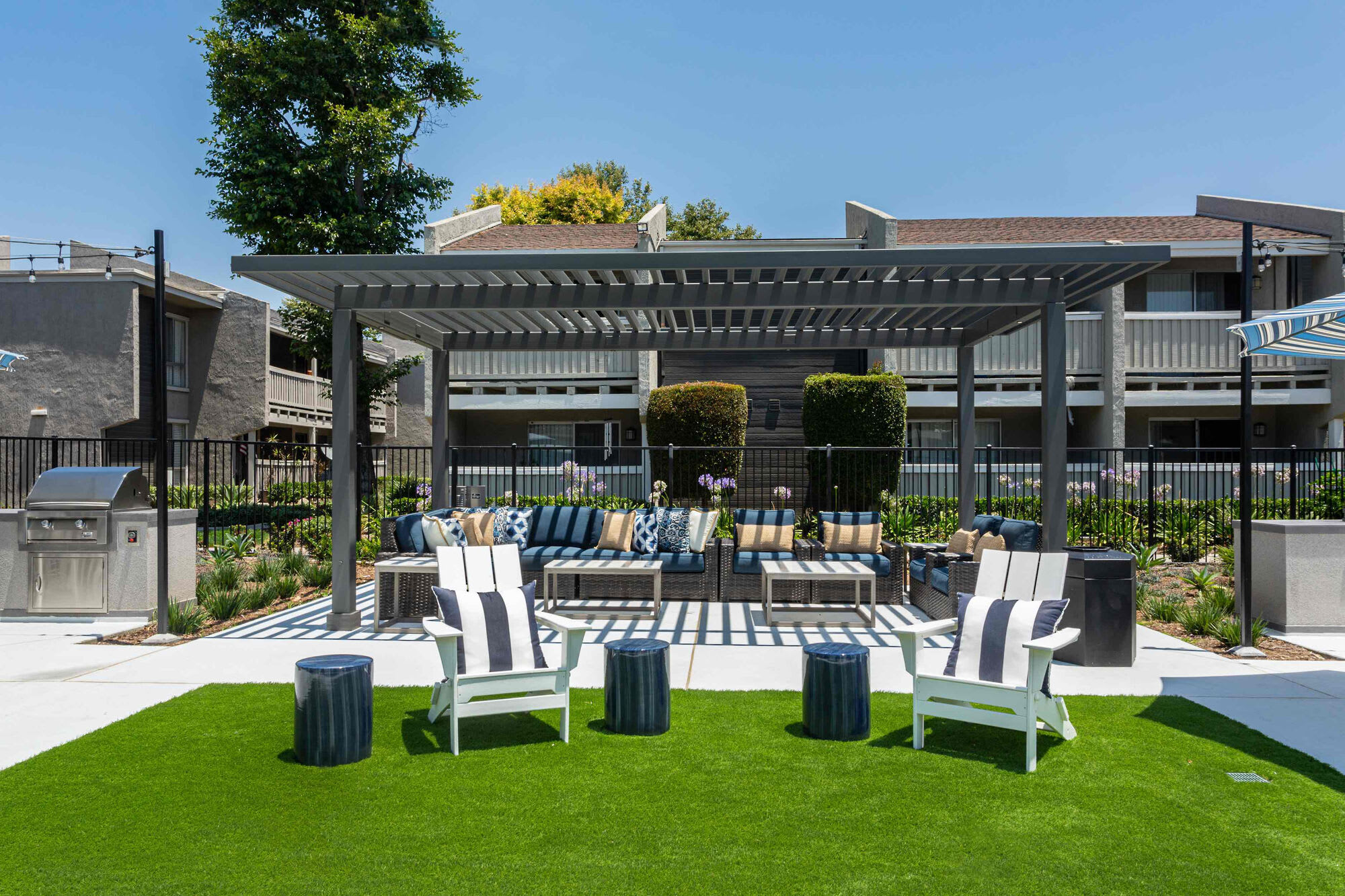 Axiom Tustin – photo 5