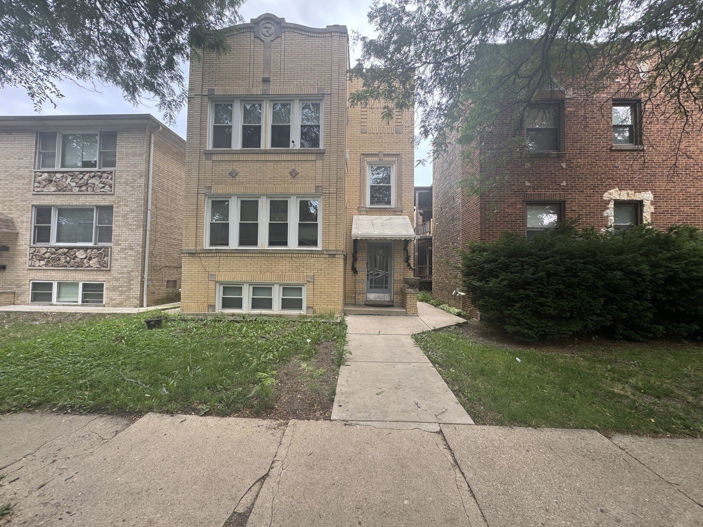 5405 N Sawyer Avenue – photo 1