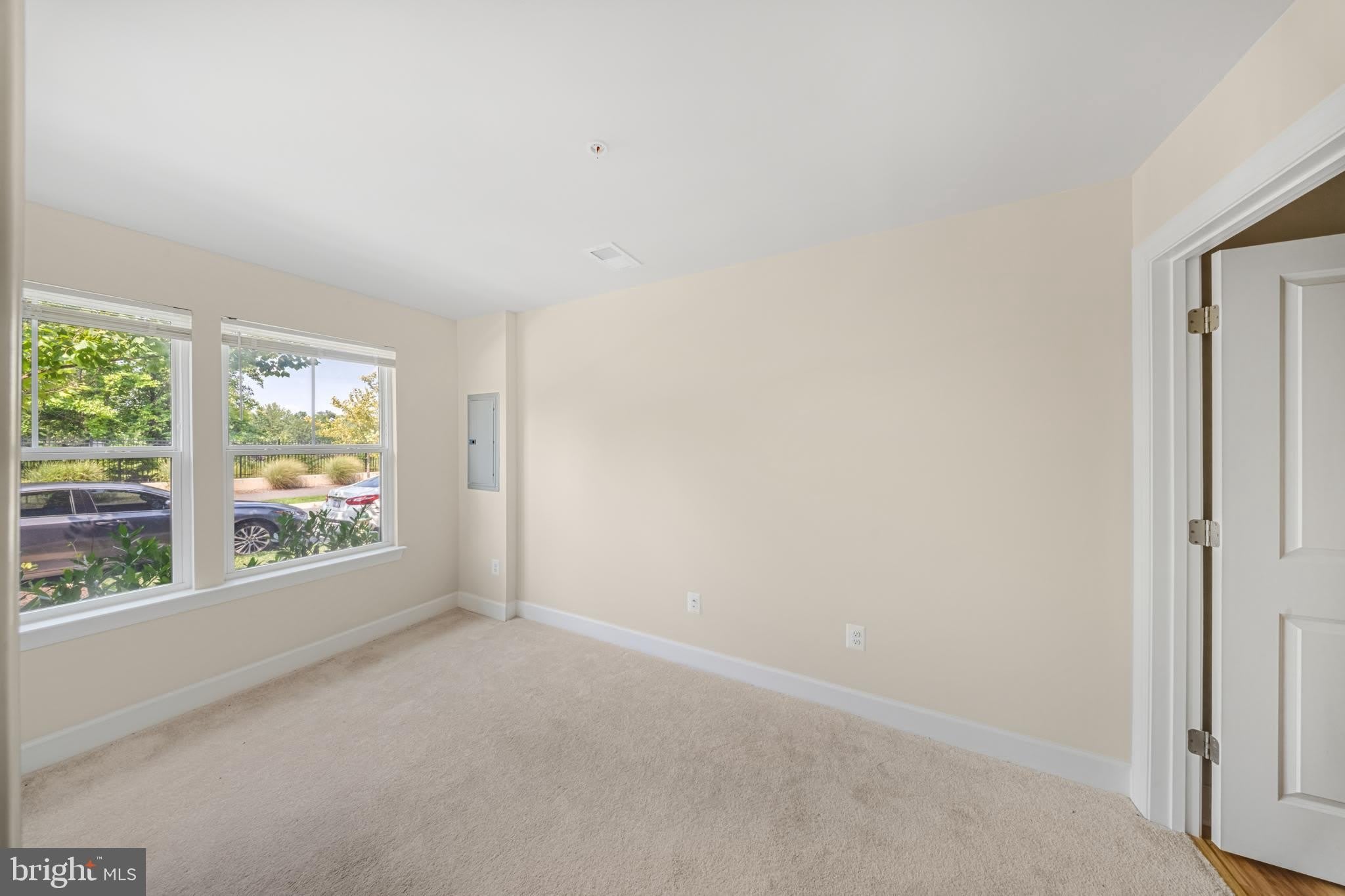 3525 CARNABY Street – photo 5