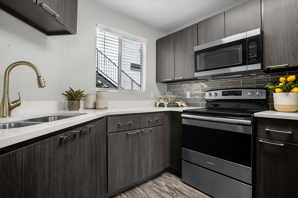 Broadstone Heights – photo 4