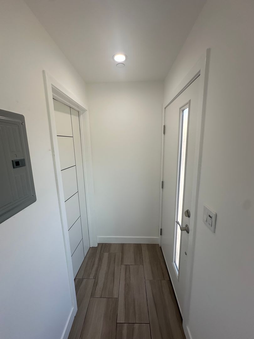 Spacious & Modern Tri-Level Townhome – photo 5