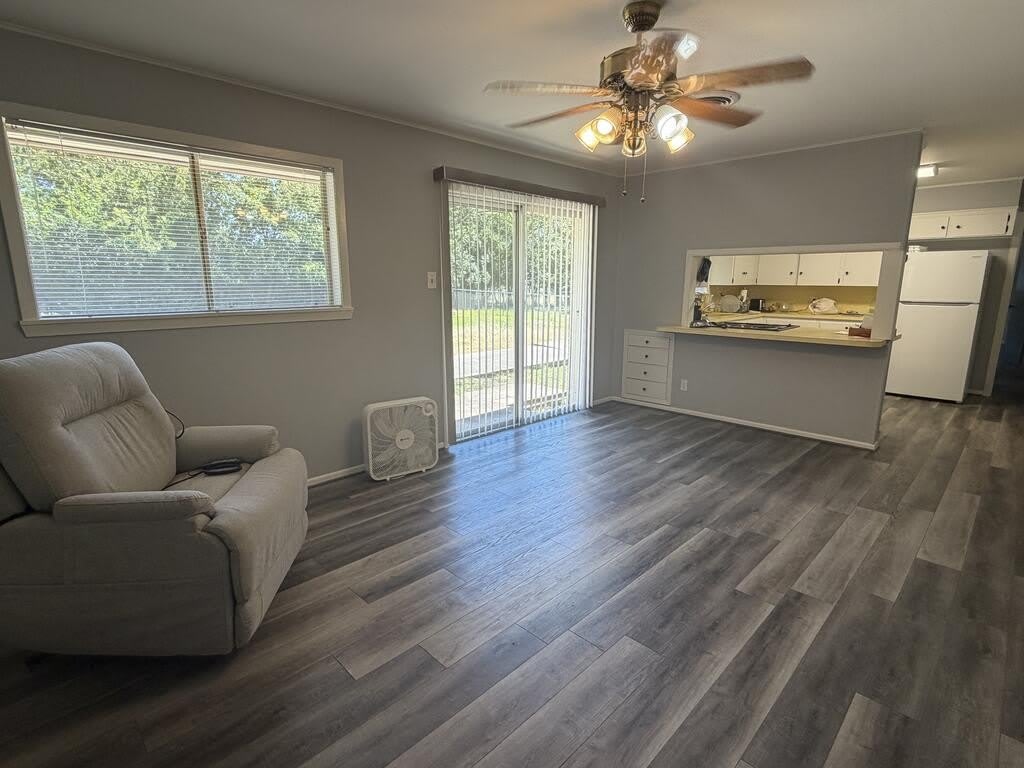 802 Lake Dr – photo 4