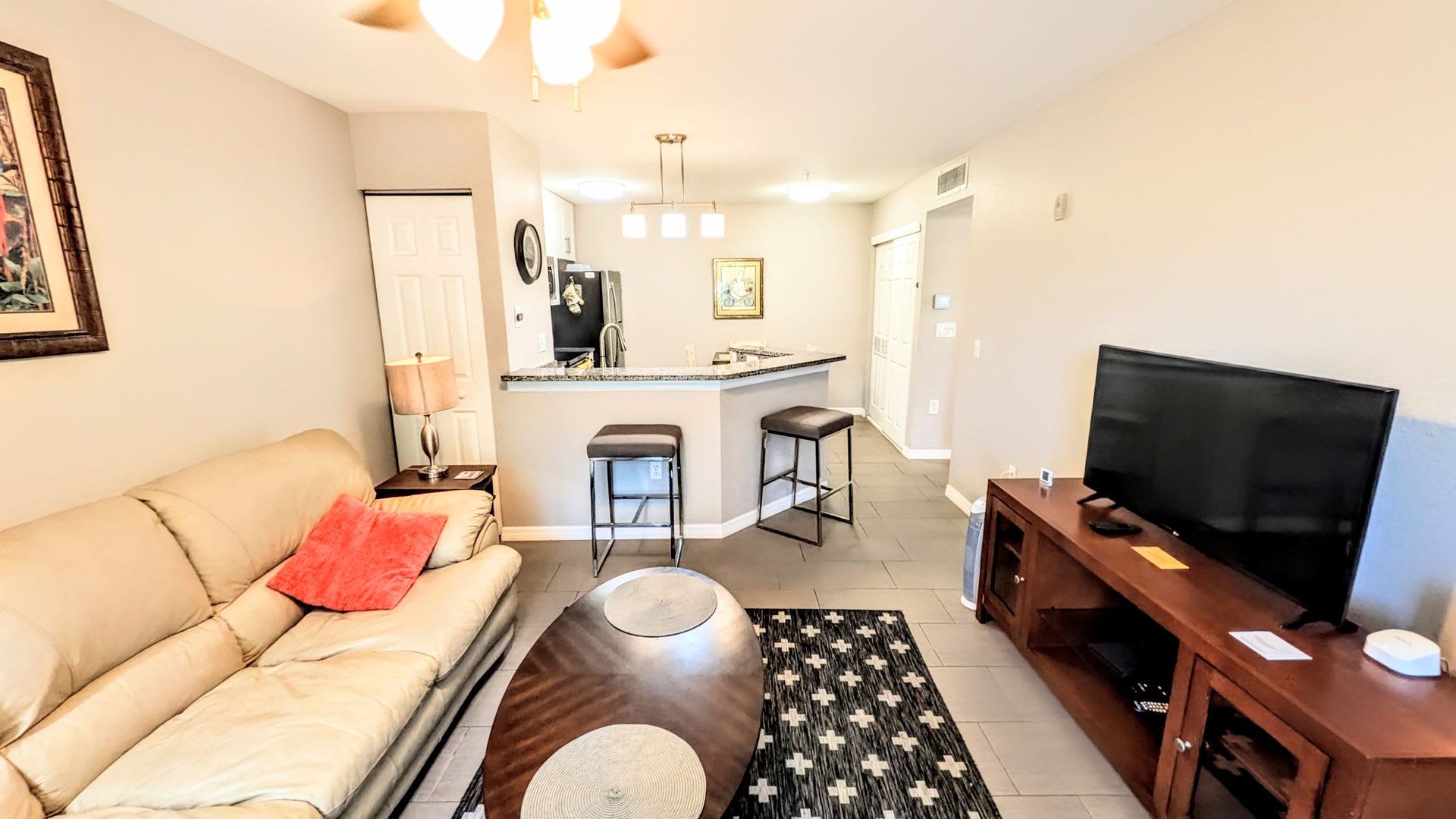 SEASONAL SHORT-TERM 1 BED 1 BATH GROUND FLOOR CONDO – photo 3
