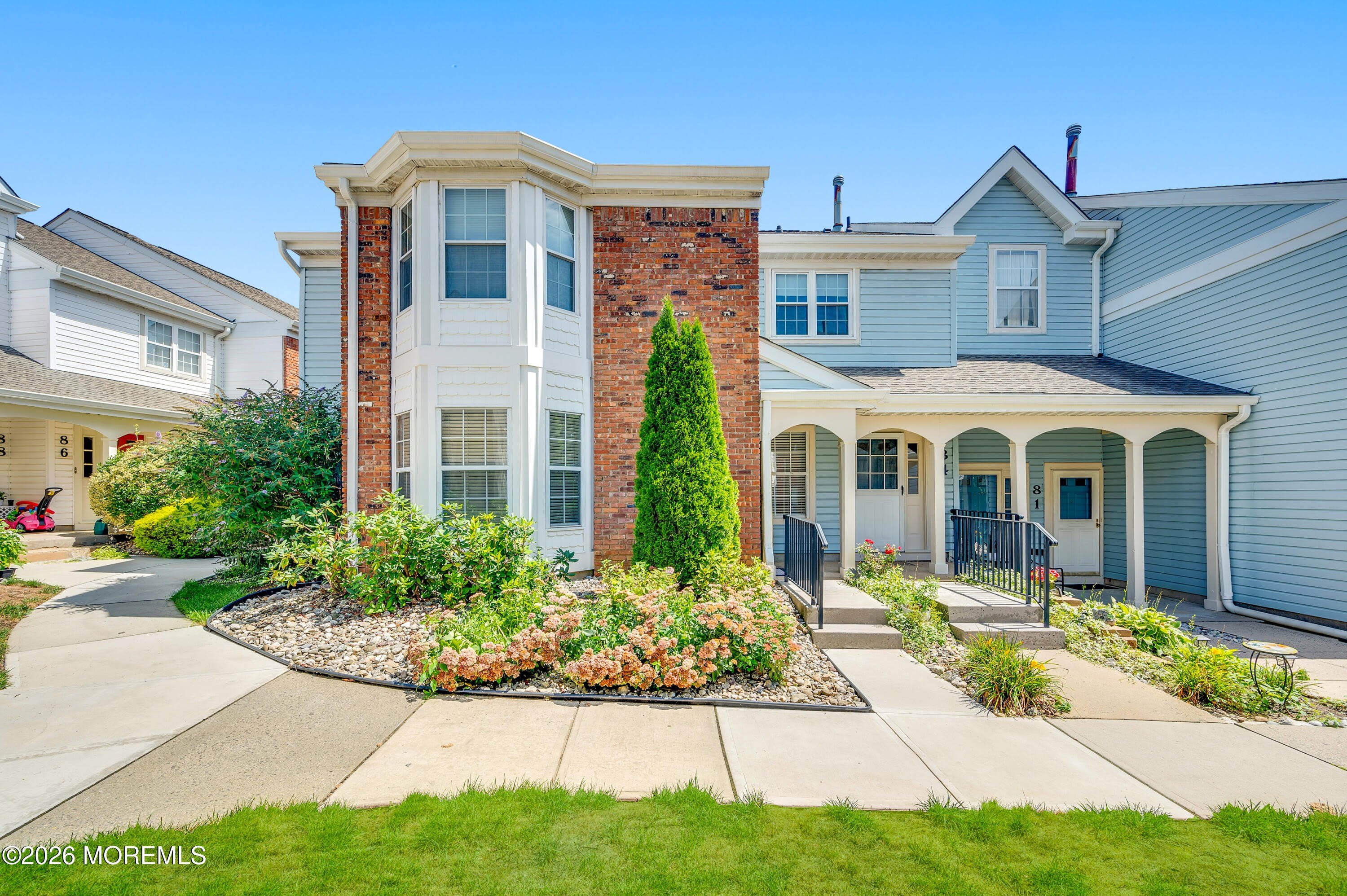 83 Tulip Lane – photo 1