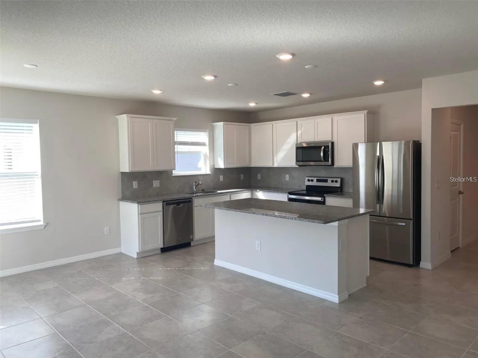 9643 SUMMERS CAY Circle – photo 5