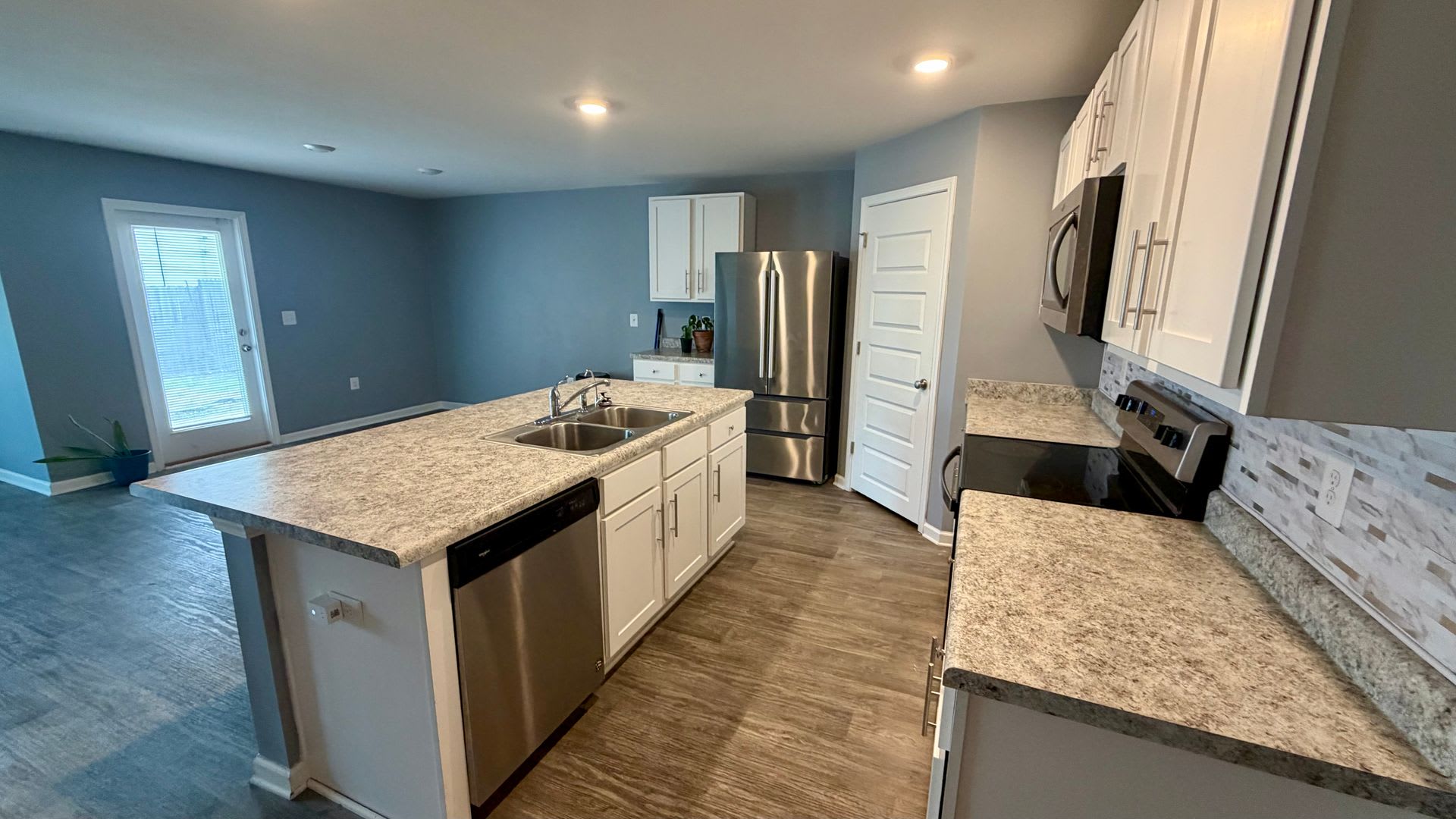4113 Brighton Blvd – photo 4