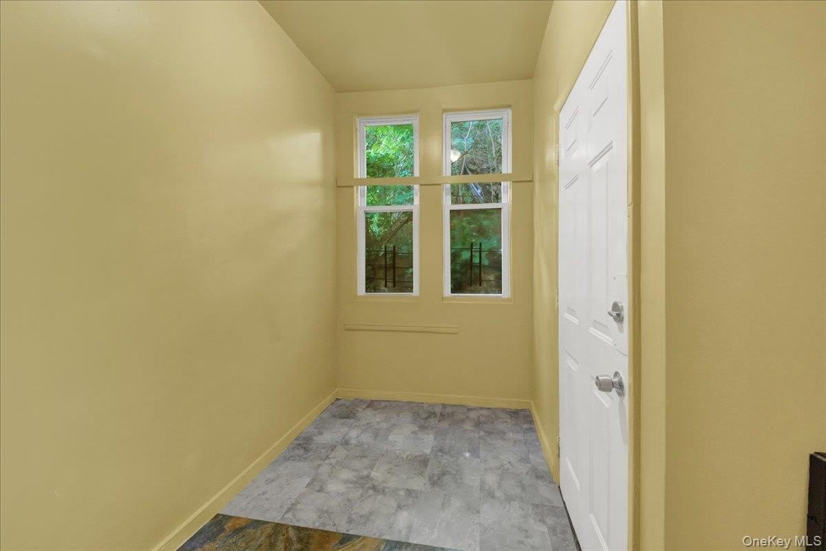 89 Saratoga Avenue – photo 2