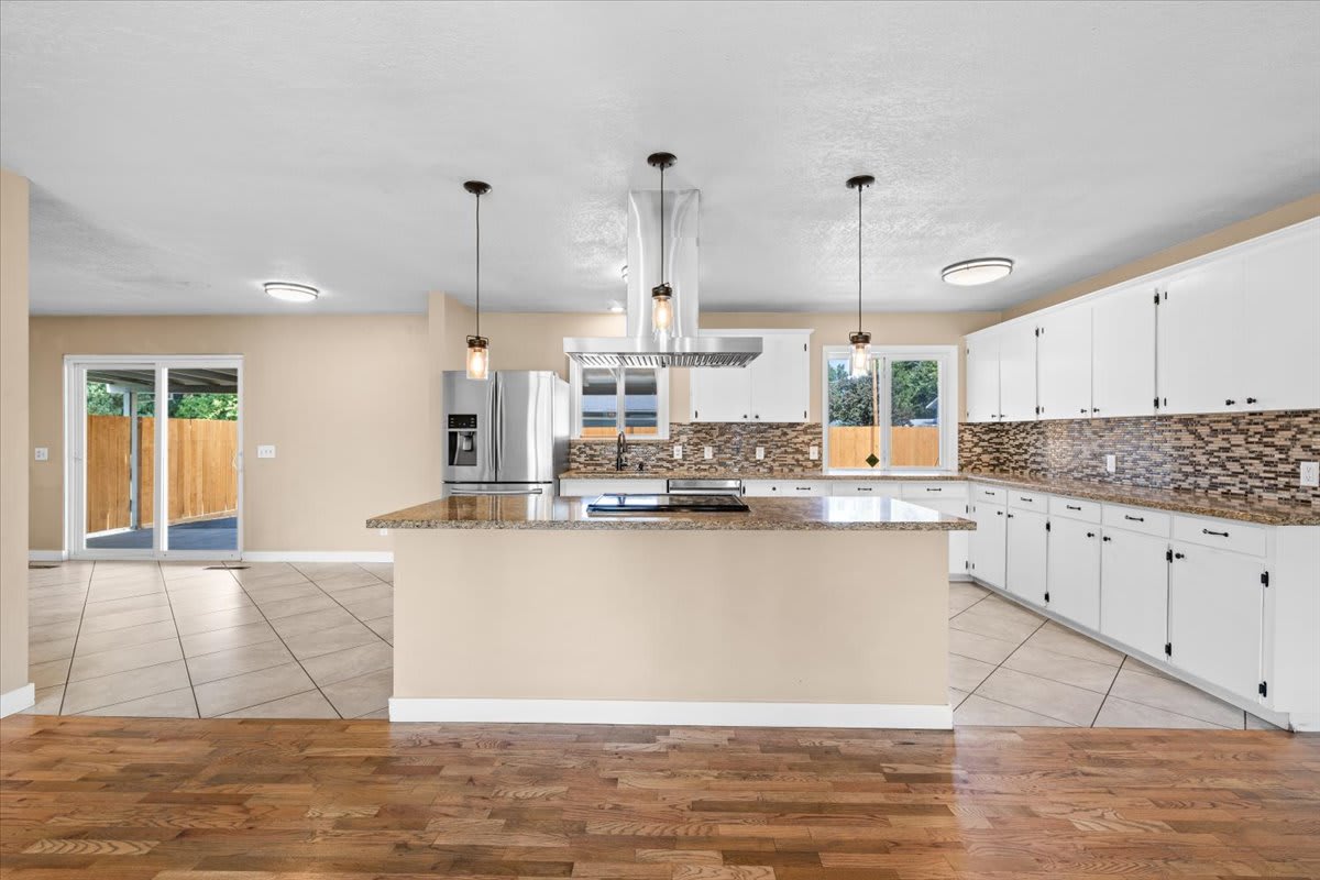 1461 Johnson Street – photo 4
