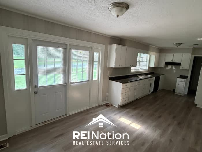 1649 5Th Street Northwest – photo 3