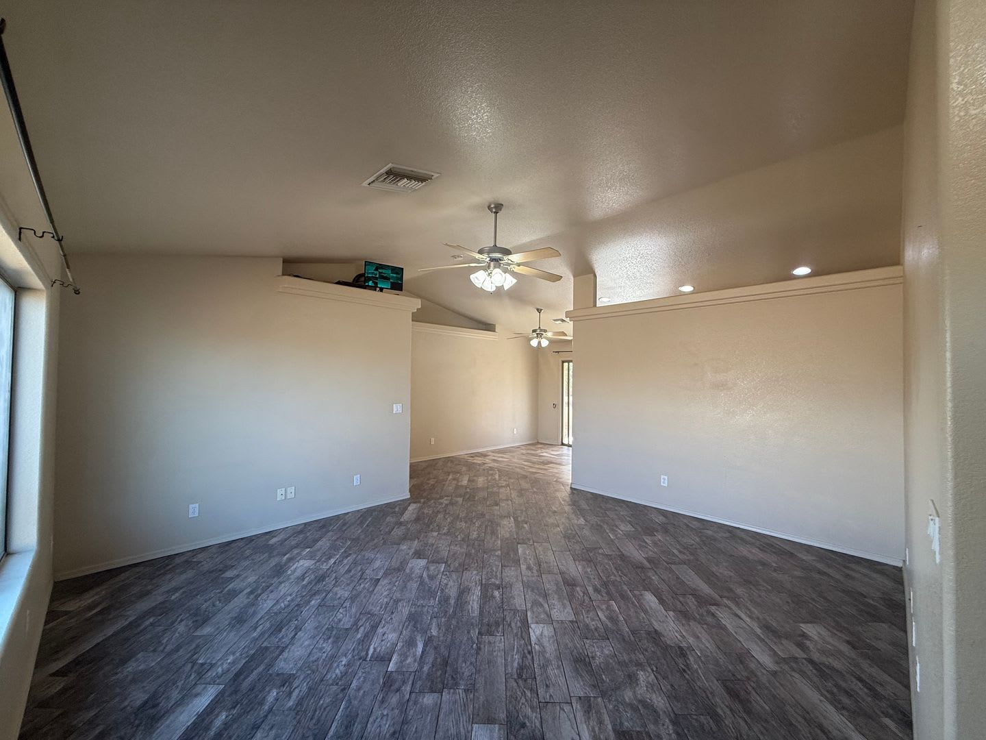 3 Bedroom 2 Bathroom Home – photo 2